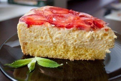 Торт с клубникой и маскарпоне.