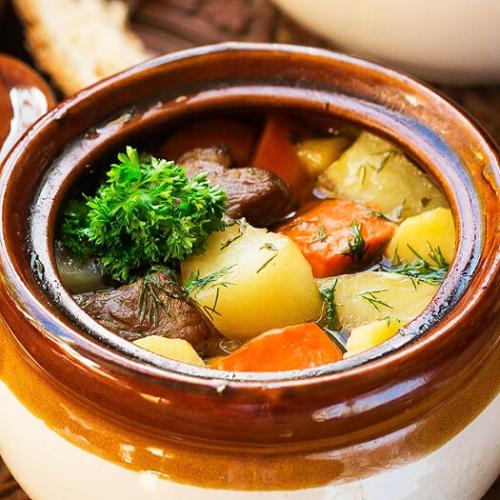 Ароматное жаркое из свинины в горшочке. Ароматное жаркое из свинины в горшочке.