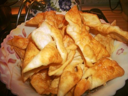 Хворост?   Ингредиенты:   - Мука - 2 стакана.