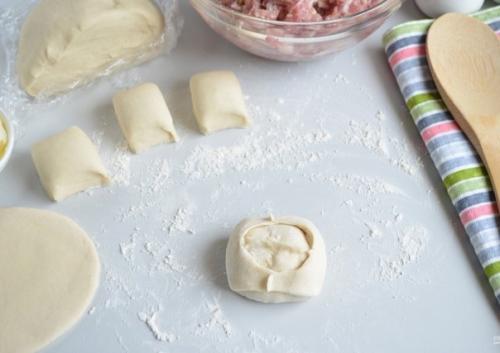 Манты. Ингредиенты: Свино - говяжий фарш - 500 г. 06 Манты. Ингредиенты: Свино - говяжий фарш - 500 г. 06