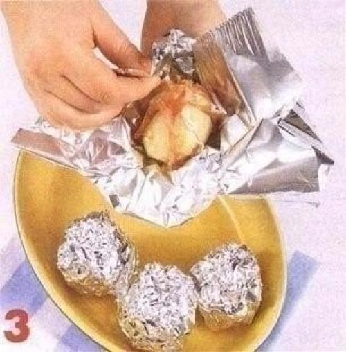 Картофель, запеченный в фольге с сыром и ветчиной. 03