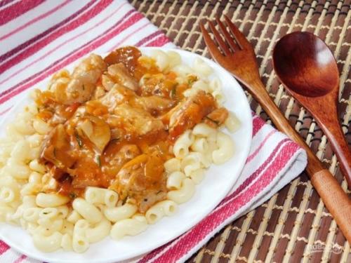 Томатная мясная подлива с грибами.

