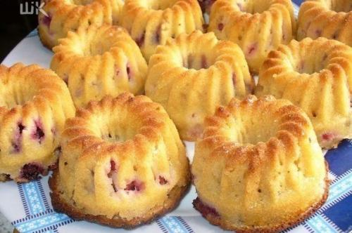 Маффины на кефире со смородиной Чудо - Ягодка. Маффины на кефире со смородиной Чудо - Ягодка.