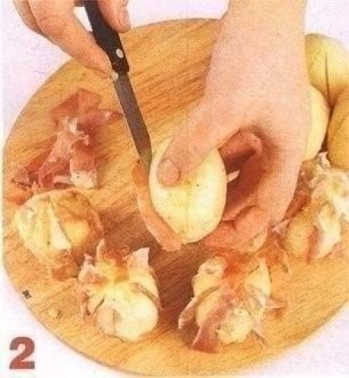 Картофель, запеченный в фольге с сыром и ветчиной. 02