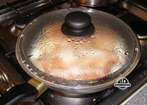 Куриные рулетики с грибами и сыром в сметанном соусе. 05
