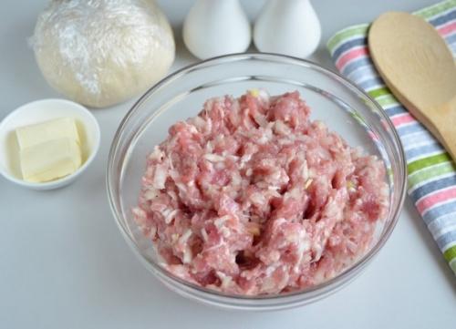 Манты. Ингредиенты: Свино - говяжий фарш - 500 г. 02 Манты. Ингредиенты: Свино - говяжий фарш - 500 г. 02