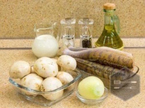 Cудак с грибами и сливками.