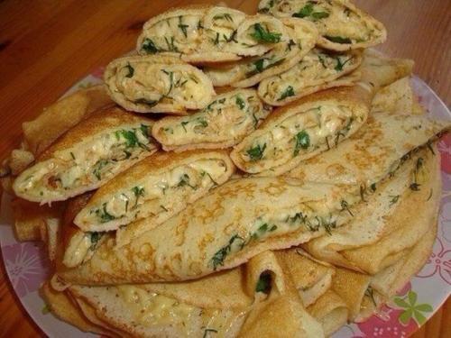 Блинные конверты с сыром и зеленью.