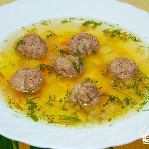 Картофельный суп с фрикадельками. Картофельный суп с фрикадельками.