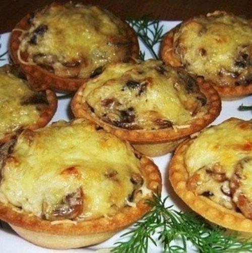 Вкуснейший жюльен в таpталетках!  