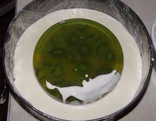 Желейный тортик из киви и сметаны без выпечки. 06 Желейный тортик из киви и сметаны без выпечки. 06