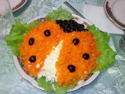 Салат божья коровка.

