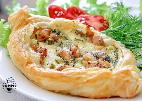 Лодочки из слоеного теста.