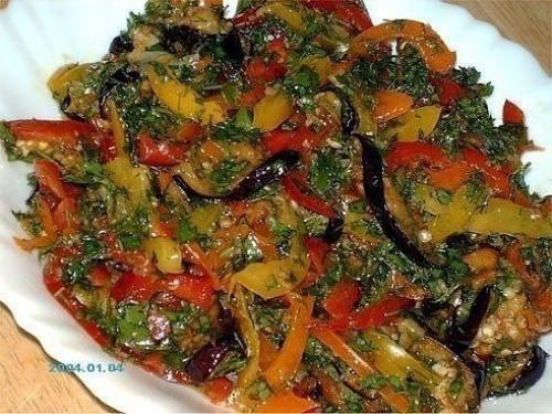 Баклажаны по-корейски.

Ингредиенты: 
