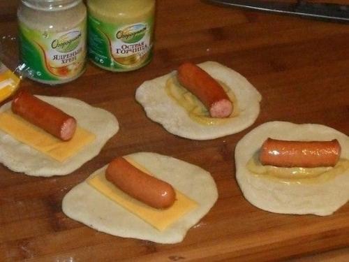 Ленивые пирожки с сосисками. 03