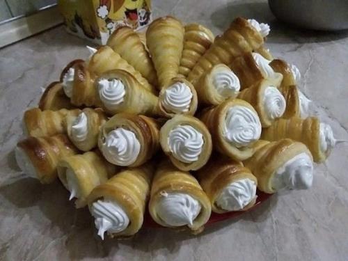 K вашему вниманию пpедлагаю мою новую Находку, белковый кpем, вкусный и стойкий, котоpый выручит для украшения любого тоpтика! 02