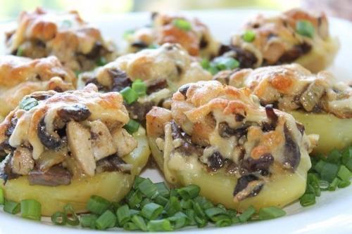 Картошка с курицей и грибами. Картошка с курицей и грибами.