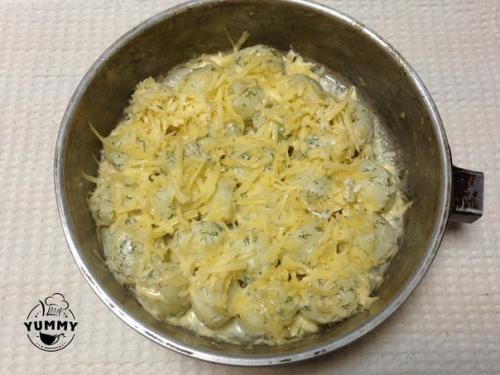 Молодой картофель под сметанным соусом. 07