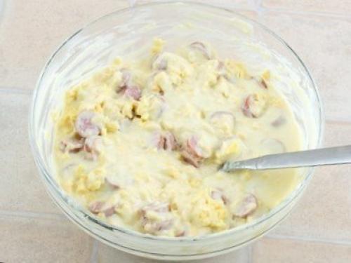 Пирог с сыром и сосисками на завтрак. 01