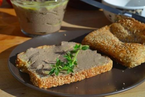 Паштет из куриной печени.