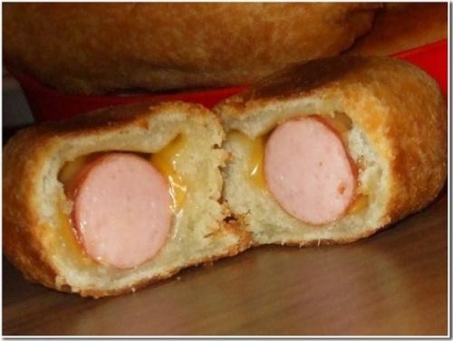 Ленивые пирожки с сосисками.