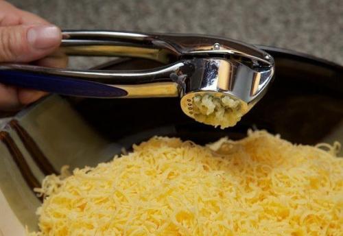 Сырные шарики.  Ингредиенты: 02