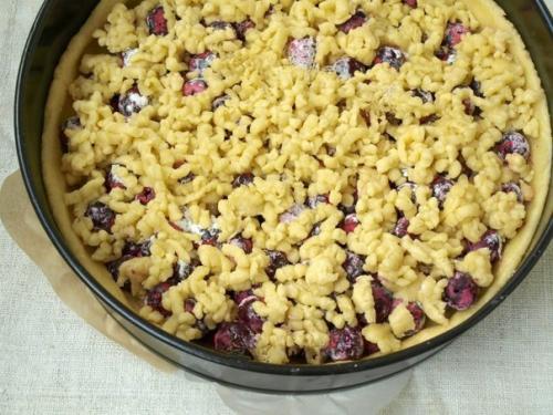 Рецепт песочного пирога с вишней. 05