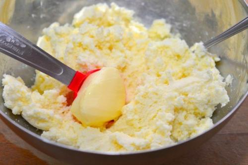 Пирожки с творогом и изюмом. 03