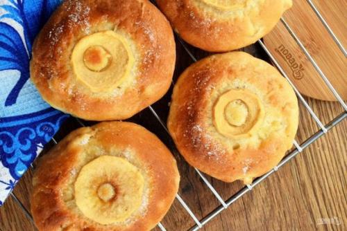 Булочки с яблоками, грушей и пряностями. Булочки с яблоками, грушей и пряностями.