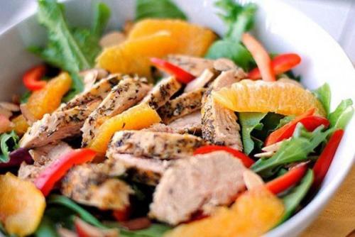 8 вкуснейших салатов, которые так и просятся на стол.