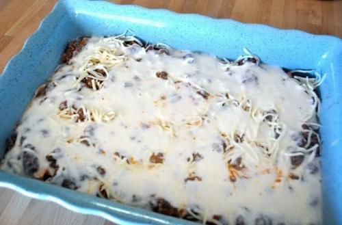 Классическая лазанья.  Классическая лазанья с мясным фаршем и соусом бешамель - это настоящая калорийная бомба, но какая вкусная! 04