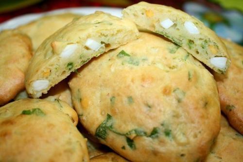 Быстрые булочки с яйцом и зеленью?