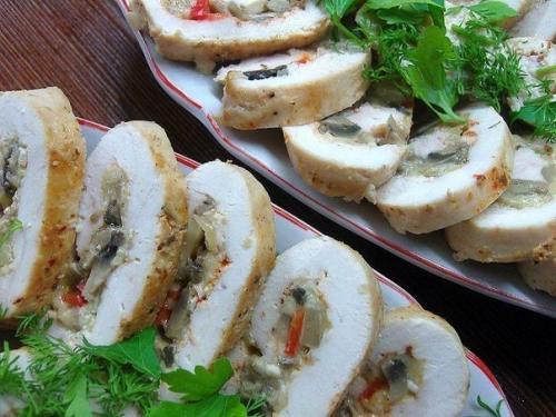 Куриные рулетики с грибами. Куриные рулетики с грибами.