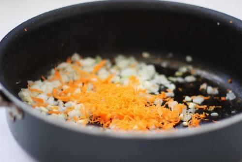 Фаршированные кабачки.  Ингредиенты: 03