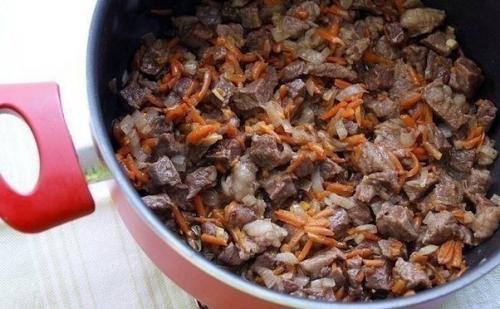 Картошечка тушенная с мяском. 03