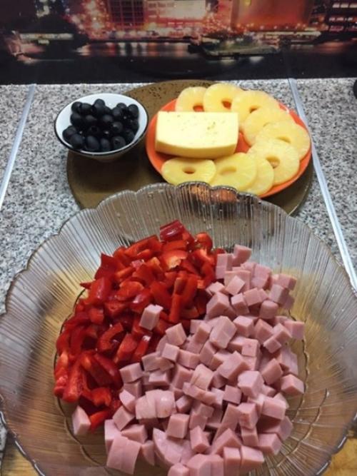 Салат с ветчиной и ананасами. 02