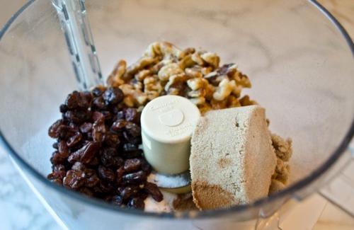 Рогалики с орешками и изюмом. 05