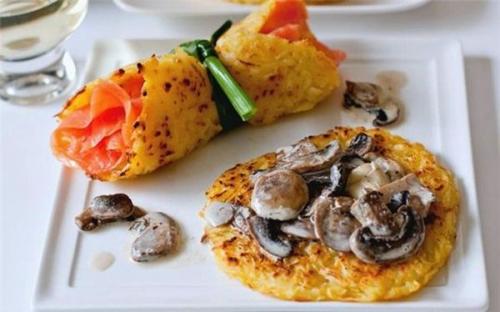 Швейцарский картофель рёшти и варианты подачи.