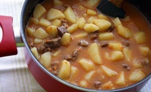 Картошечка тушенная с мяском. 08
