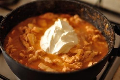 Курица в сметане с паприкой. 04