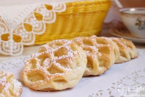 Слойки с ананасом.