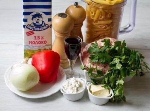 Запеканка по-неаполитански.  Фактически эта запеканка - ленивая лазанья, в которой вместо специальных листов используются макароны. 01