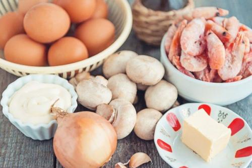 Фаршированные яйца.  Ингредиенты: 01