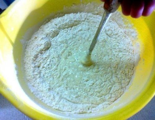 Пампушки на кефире с чесночным саламуром. 01