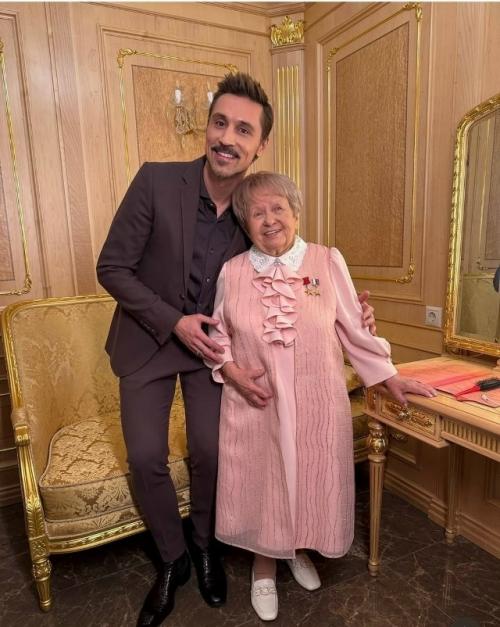 На днях великой Александре Пахмутовой, создательнице бессмертной композиции Надежда, исполнилось 96 лет! 02