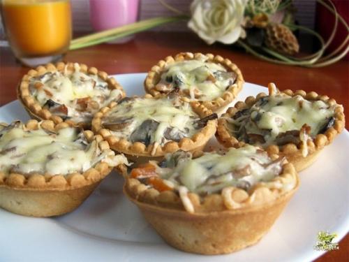 Шикарная закуска на праздничный стол - жюльен в тарталетках.