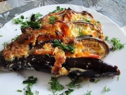 Баклажаны с сыром и чесноком.