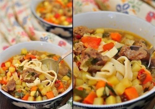 Лагман.

Ингредиенты: 
Мясо (говядина) - 800 гр. 
