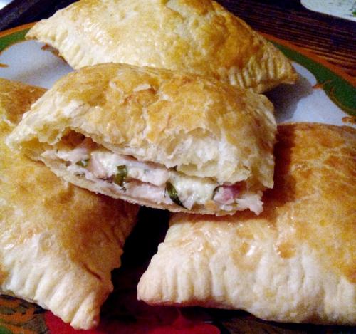 Слойки с ветчиной и моцареллой. 03