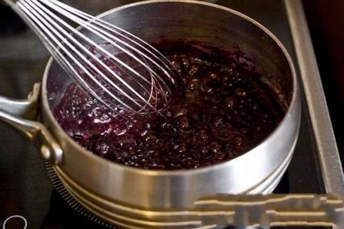 Черничные макарон.  Ингредиенты: 04